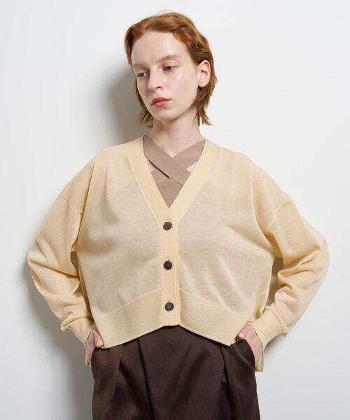 LANVIN en Bleu(ランバンオンブルー)の「Vネックショートカーディガン(ニット/セーター・レディース・オフホワイト/ブラック/ベージュ/ブルー系その他/ピンク・38)」の4枚目の写真