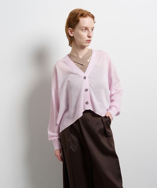LANVIN en Bleu(ランバンオンブルー)の「Vネックショートカーディガン(ニット/セーター・レディース・オフホワイト/ブラック/ベージュ/ブルー系その他/ピンク・38)」の5枚目の写真
