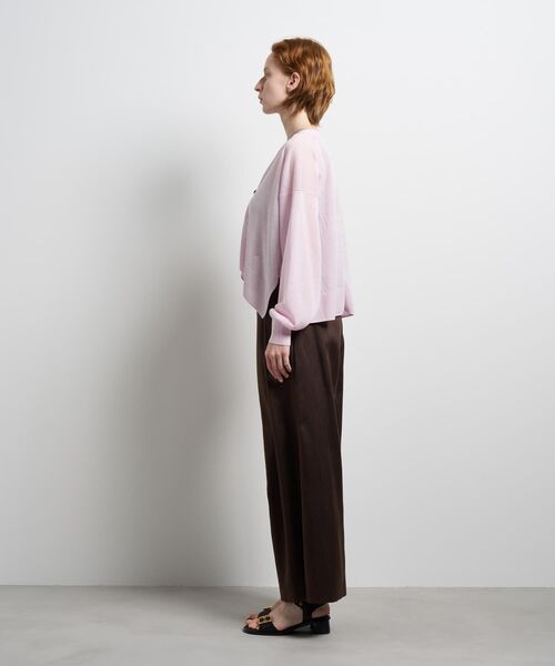 LANVIN en Bleu(ランバンオンブルー)の「Vネックショートカーディガン(ニット/セーター・レディース・オフホワイト/ブラック/ベージュ/ブルー系その他/ピンク・38)」の13枚目の写真