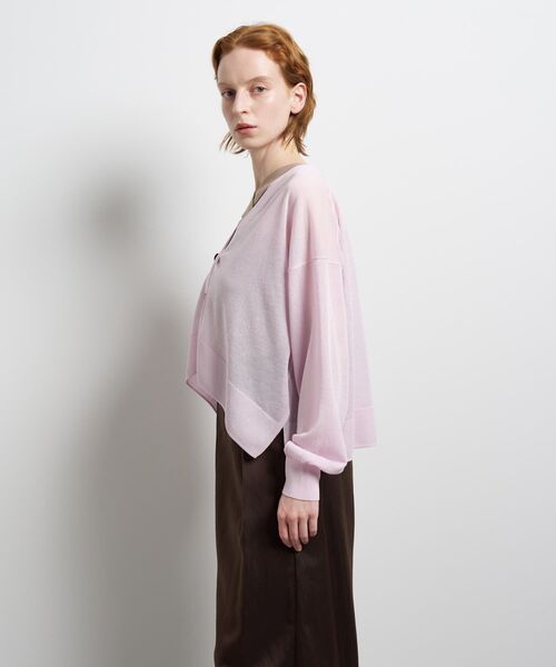LANVIN en Bleu(ランバンオンブルー)の「Vネックショートカーディガン(ニット/セーター・レディース・オフホワイト/ブラック/ベージュ/ブルー系その他/ピンク・38)」の16枚目の写真