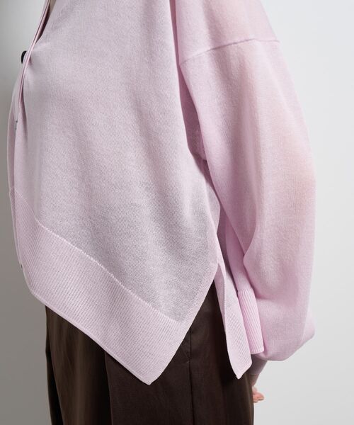 LANVIN en Bleu(ランバンオンブルー)の「Vネックショートカーディガン(ニット/セーター・レディース・オフホワイト/ブラック/ベージュ/ブルー系その他/ピンク・38)」の20枚目の写真