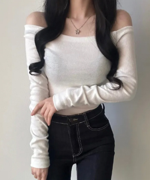 VIVID LADY(ビビッドレディー)の「オフショルダー Tシャツ 長袖(Tシャツ/カットソー・レディース・ブラック/アイボリー・FREE)」の6枚目の写真