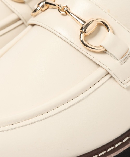 BAYFLOW（ベイフロー）の「[抗菌消臭加工付き]ビットローファー（ローファー・レディース・アイボリー/ブラック・MEDIUM/LARGE）」の17枚目の写真