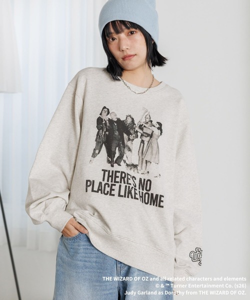 PAGEBOY(ページボーイ)の「《UNISEX》フォトスウェット【PBLIM/オズの魔法使】(スウェット・レディース・グレー/チャコールグレー/ライトブルー・MEDIUM/LARGE)」の7枚目の写真