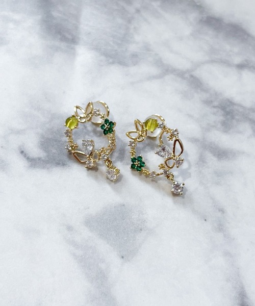 yu-ka(ユーカ)の「YU-KA:フラワーリースイヤリング flower wreathe earring(イヤリング・レディース・ゴールド・FREE)」の2枚目の写真