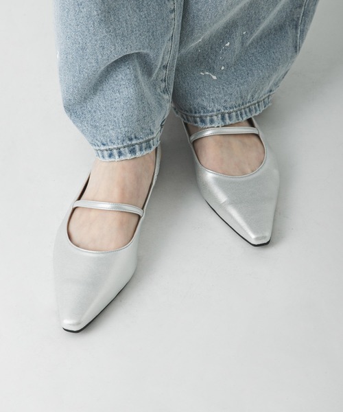 URBAN RESEARCH（アーバンリサーチ）の「ポインテッドバックストラップシューズ（パンプス・レディース・ブラック/シルバー・38/37/36/39）」の7枚目の写真