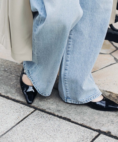 URBAN RESEARCH（アーバンリサーチ）の「ポインテッドバックストラップシューズ（パンプス・レディース・ブラック/シルバー・38/37/36/39）」の4枚目の写真