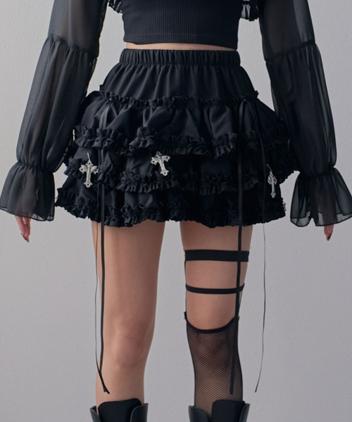 Diable baiser(ディアブルベーゼ)の「地雷系十字架パーツ付フリルインナーパンツティアードスカパン【スカート】【サブカル】(スカート・レディース・ブラック・FREE)」の12枚目の写真