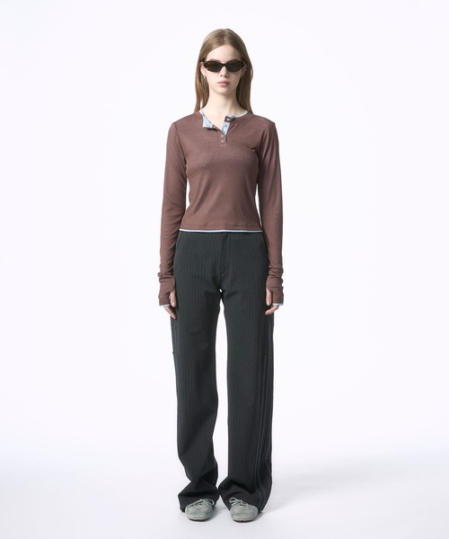 Nora Lily elle(ノラリリーエル)の「【Nora Lily】「elle」Double-Layer Bicolor Henley Top(Tシャツ/カットソー・レディース・グレー/ダークグレー/ブラウン/ホワイト・FREE)」の13枚目の写真
