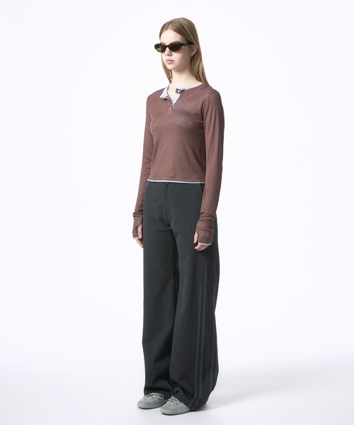 Nora Lily elle(ノラリリーエル)の「【Nora Lily】「elle」Double-Layer Bicolor Henley Top(Tシャツ/カットソー・レディース・グレー/ダークグレー/ブラウン/ホワイト・FREE)」の14枚目の写真