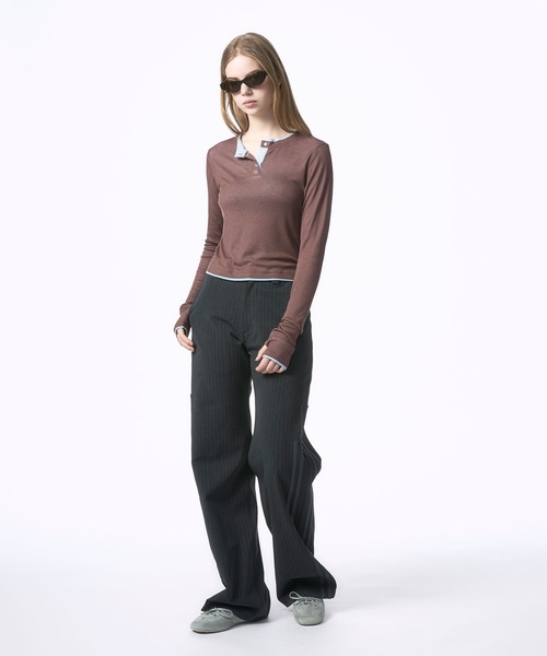Nora Lily elle(ノラリリーエル)の「【Nora Lily】「elle」Double-Layer Bicolor Henley Top(Tシャツ/カットソー・レディース・グレー/ダークグレー/ブラウン/ホワイト・FREE)」の17枚目の写真