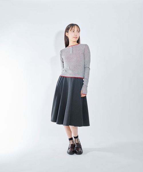 Nora Lily elle(ノラリリーエル)の「【Nora Lily】「elle」Double-Layer Bicolor Henley Top(Tシャツ/カットソー・レディース・グレー/ダークグレー/ブラウン/ホワイト・FREE)」の8枚目の写真