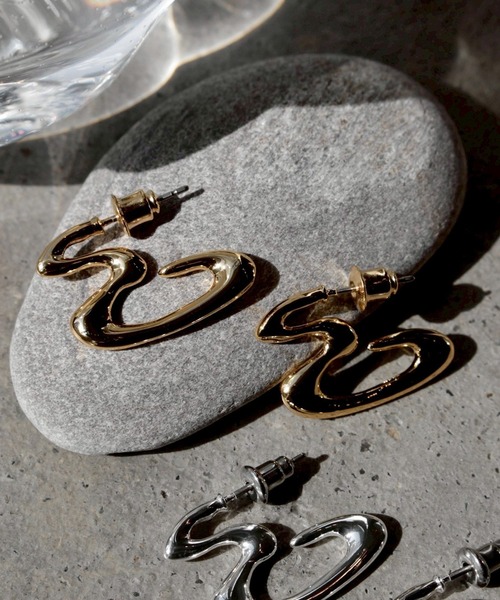 Soierie（ソワリー）の「バーチャル フック フープ ピアス /  Virtual hook hoop pierce（ピアス（両耳用）・レディース・ゴールド/シルバー・FREE）」の6枚目の写真