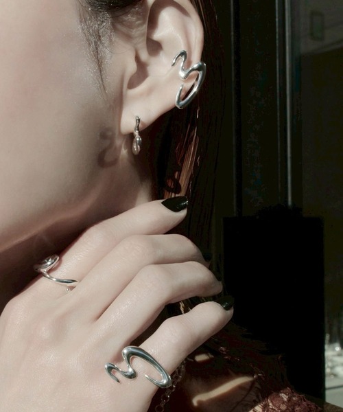 Soierie（ソワリー）の「バーチャル フック フープ ピアス /  Virtual hook hoop pierce（ピアス（両耳用）・レディース・ゴールド/シルバー・FREE）」の19枚目の写真