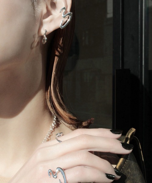 Soierie（ソワリー）の「バーチャル フック フープ ピアス /  Virtual hook hoop pierce（ピアス（両耳用）・レディース・ゴールド/シルバー・FREE）」の20枚目の写真