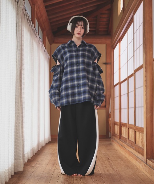 狐独(コドク)の「カーブライントラックパンツ(その他パンツ・メンズ・オフホワイト/ブラック・LARGE/MEDIUM/SMALL)」の18枚目の写真