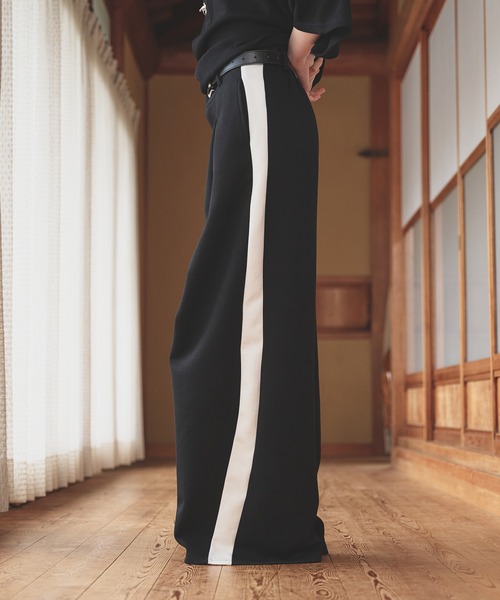 狐独(コドク)の「カーブライントラックパンツ(その他パンツ・メンズ・オフホワイト/ブラック・LARGE/MEDIUM/SMALL)」の8枚目の写真