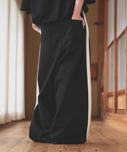 狐独(コドク)の「カーブライントラックパンツ(その他パンツ・メンズ・オフホワイト/ブラック・LARGE/MEDIUM/SMALL)」の10枚目の写真