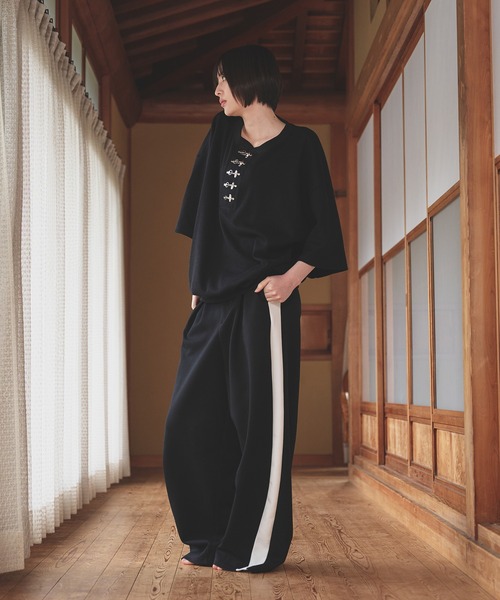 狐独(コドク)の「カーブライントラックパンツ(その他パンツ・メンズ・オフホワイト/ブラック・LARGE/MEDIUM/SMALL)」の12枚目の写真