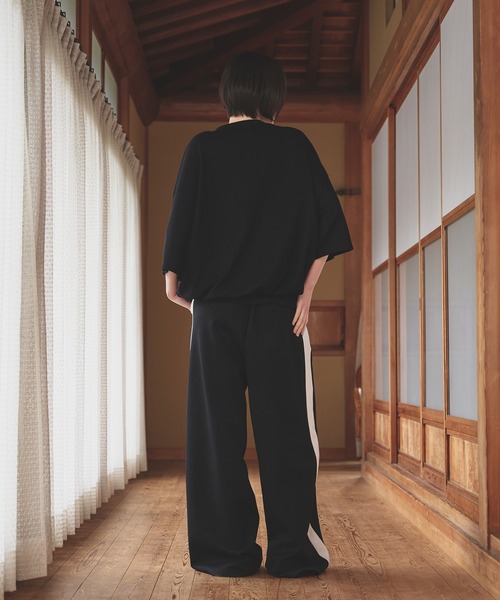 狐独(コドク)の「カーブライントラックパンツ(その他パンツ・メンズ・オフホワイト/ブラック・LARGE/MEDIUM/SMALL)」の13枚目の写真