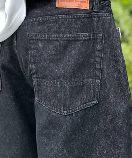 MAGIC NUMBER(マジック ナンバー)の「【MAGIC NUMBER】BAGGY JEAN SHORTS(その他パンツ・メンズ・ブラック/ブルー・34/32/30)」の7枚目の写真
