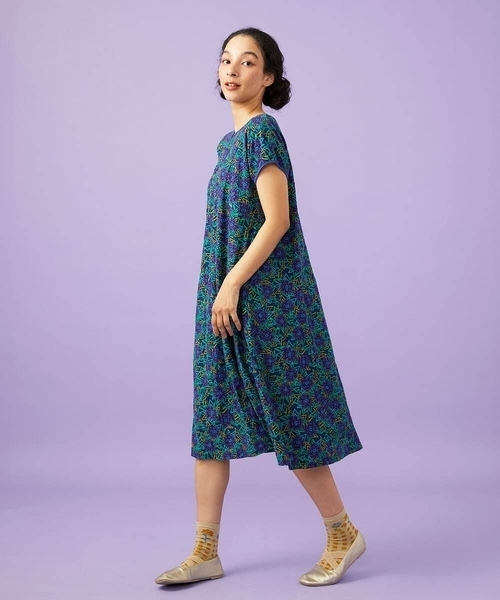 Jocomomola(ホコモモラ)の「Dorotea フラワープリントワンピース(ワンピース・レディース・アイボリー/ネイビー・40)」の9枚目の写真