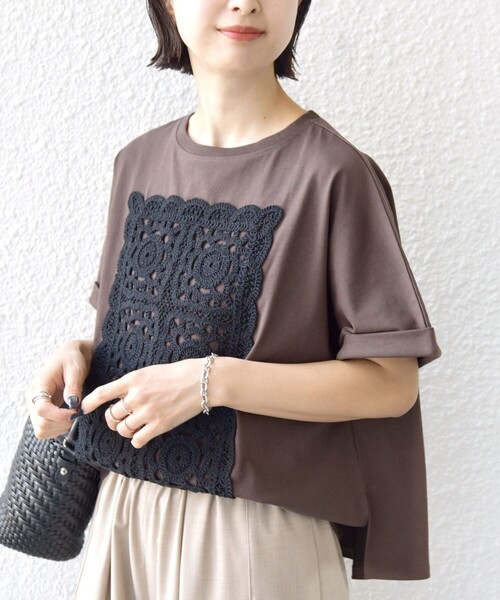 SHIPS(シップス)の「【WEB限定】〈汗染み防止/手洗い可能〉クロシェ レース ドッキング ショート スリーブ TEE(Tシャツ/カットソー・レディース・イエロー系/ブラウン/ホワイト・ONE SIZE)」の13枚目の写真