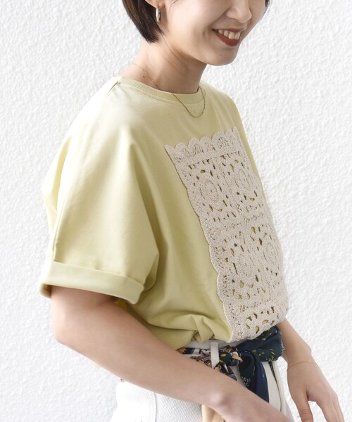 SHIPS(シップス)の「【WEB限定】〈汗染み防止/手洗い可能〉クロシェ レース ドッキング ショート スリーブ TEE(Tシャツ/カットソー・レディース・イエロー系/ブラウン/ホワイト・ONE SIZE)」の22枚目の写真
