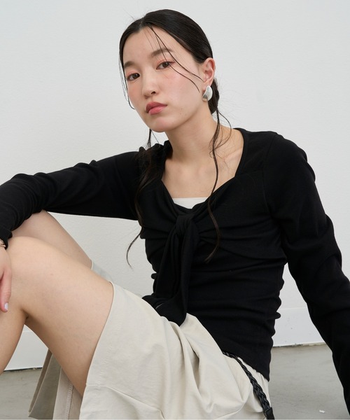 NUJOH（ヌゾ）の「Front Tie Draped Top / フロントタイドレープトップス（Tシャツ/カットソー・レディース・グレー/ブラック/アイボリー・FREE）」の11枚目の写真