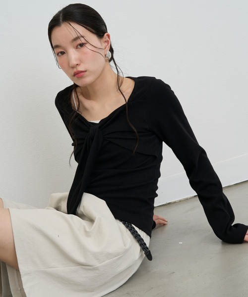 NUJOH（ヌゾ）の「Front Tie Draped Top / フロントタイドレープトップス（Tシャツ/カットソー・レディース・グレー/ブラック/アイボリー・FREE）」の13枚目の写真