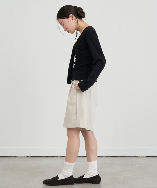 NUJOH（ヌゾ）の「Front Tie Draped Top / フロントタイドレープトップス（Tシャツ/カットソー・レディース・グレー/ブラック/アイボリー・FREE）」の7枚目の写真