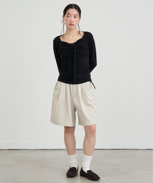 NUJOH（ヌゾ）の「Front Tie Draped Top / フロントタイドレープトップス（Tシャツ/カットソー・レディース・グレー/ブラック/アイボリー・FREE）」の4枚目の写真