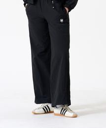 HUGVONE（ハグボーン）の「ウィメンズエッセンシャルコアウィンドワイドパンツ（スウェットパンツ）」