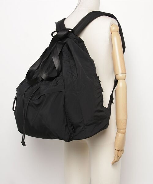 COMMON WARE(コモンウェアー)の「EM:NoiR 軽量 撥水 ナイロン ユニセックス Light daypack(バックパック/リュック・レディース・ブラック系その他/ブラック・FREE)」の6枚目の写真