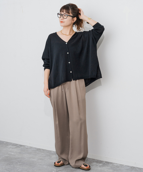 Spick & Span(スピックアンドスパン)の「《新色有り / 追加》コットンリネンギマオーバーサイズカーディガン(カーディガン/ボレロ・レディース・ベージュ系その他/グリーン/ブラック・FREE)」の4枚目の写真