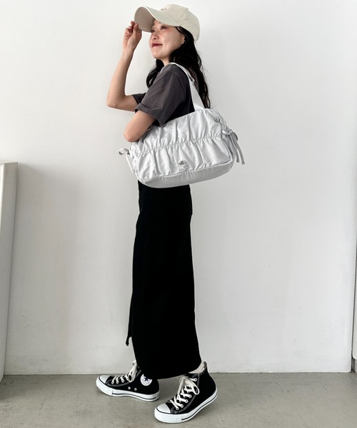 THE NORTH FACE(ザノースフェイス)の「【国内未発売】THE NORTH FACE(ザ・ノースフェイス)/ショルダートートバッグ ギャザーデザイン ロゴプレート/BONNEY SR SHOULDER TOTE(ショルダーバッグ・レディース・ブラック/ライトグレー・FREE)」の9枚目の写真