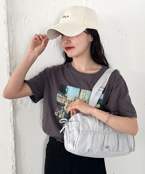 THE NORTH FACE(ザノースフェイス)の「【国内未発売】THE NORTH FACE(ザ・ノースフェイス)/ショルダートートバッグ ギャザーデザイン ロゴプレート/BONNEY SR SHOULDER TOTE(ショルダーバッグ・レディース・ブラック/ライトグレー・FREE)」の7枚目の写真