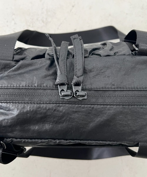 THE NORTH FACE(ザノースフェイス)の「【国内未発売】THE NORTH FACE(ザ・ノースフェイス)/ショルダートートバッグ ギャザーデザイン ロゴプレート/BONNEY SR SHOULDER TOTE(ショルダーバッグ・レディース・ブラック/ライトグレー・FREE)」の13枚目の写真