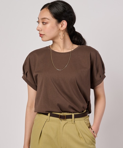 Eddie Bauer(エディーバウアー)の「タック スリーブレス ボックスTシャツ(Tシャツ/カットソー・レディース・ブルー/アイボリー/ブラウン・L/M/S/XL)」の2枚目の写真