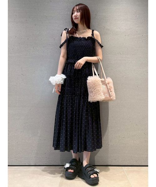 FURFUR(ファーファー)の「ボリュームシャーリングワンピース(ワンピース・レディース・イエロー/ネイビー/ホワイト・F)」の20枚目の写真