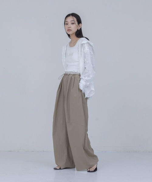 Eimee Law（エイミーロウ）の「ナイロンワッシャー タックワイドパンツ（その他パンツ・レディース・ピンク/ダークベージュ/ブラック・FREE）」の16枚目の写真