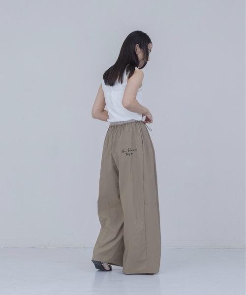 Eimee Law（エイミーロウ）の「ナイロンワッシャー タックワイドパンツ（その他パンツ・レディース・ピンク/ダークベージュ/ブラック・FREE）」の21枚目の写真