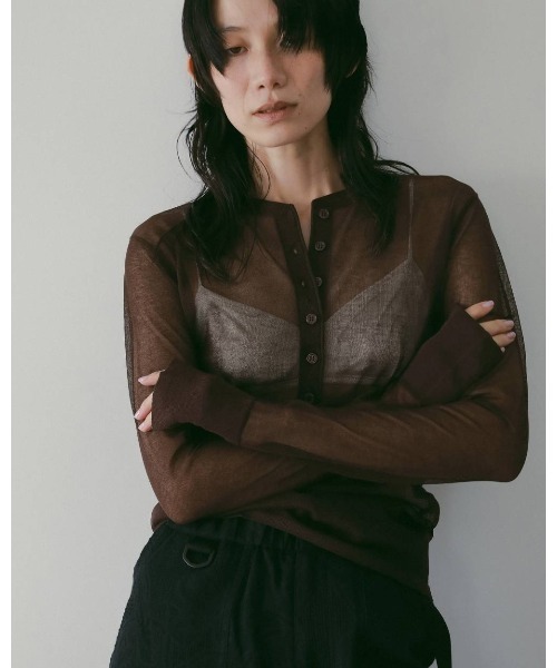 anuke(アンヌーク)の「anuke Sheer Henley Knit(ニット/セーター・レディース・ダークブラウン/オフホワイト・FREE)」の11枚目の写真
