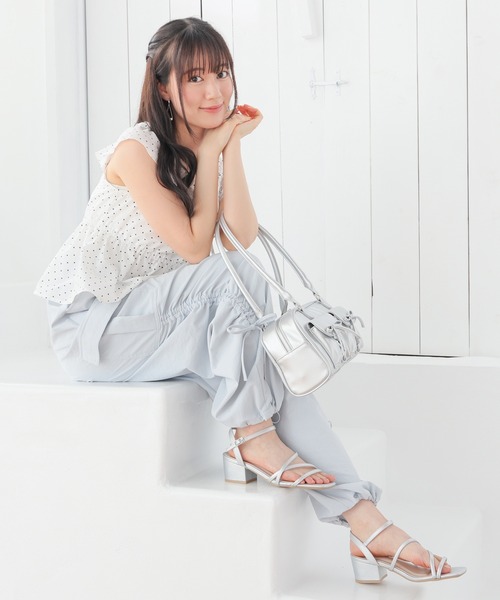 Honeys(ハニーズ)の「リボンポケットボストン(ボストンバッグ・レディース・ベージュ/シルバー/ブラック/アイボリー・FREE)」の5枚目の写真