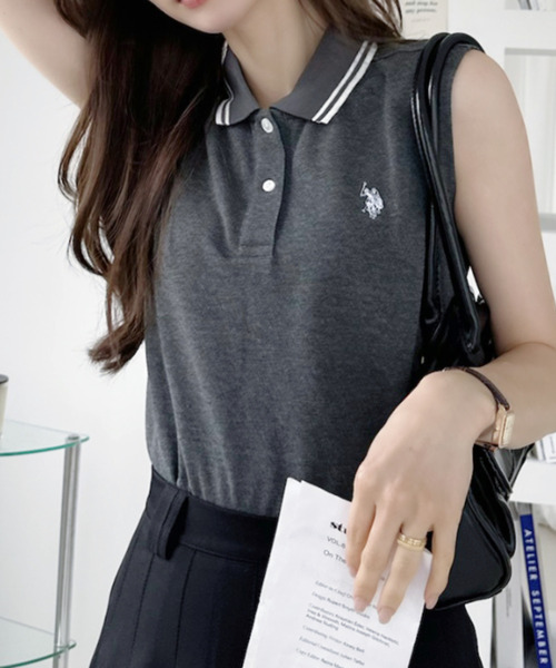 U.S. POLO ASSN.(ユーエスポロアッスン)の「【Ada.別注 U.S. POLO ASSN.】 ノースリーブ ポロシャツ ◎(ポロシャツ・レディース・チャコール/レッド/ネイビー・M/L)」の10枚目の写真