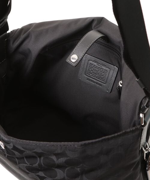 COACH（コーチ）の「メッセンジャー・シグネチャー ナイロン（メッセンジャーバッグ・メンズ・ブラック系その他・ONE）」の9枚目の写真