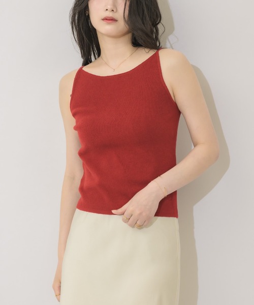 NEUNA(ヌナ)の「【夏から秋へ、季節をつなぐ一着。】ボートネックニットキャミ(キャミソール・レディース・ブラック/レッド/アイボリー・FREE)」の9枚目の写真