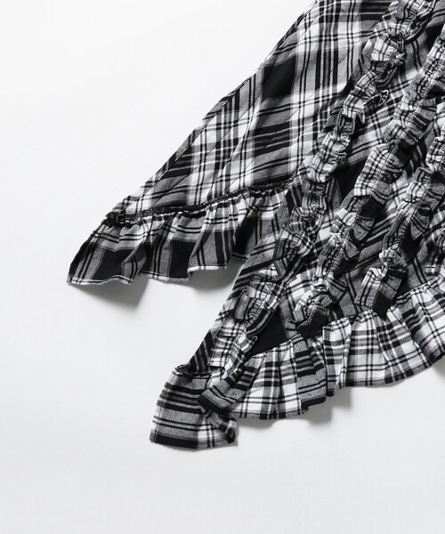 BEAMS BOY(ビームスボーイ)の「ネル フリル ストール(マフラー・レディース・ネイビー/ブラック・ONE SIZE)」の8枚目の写真