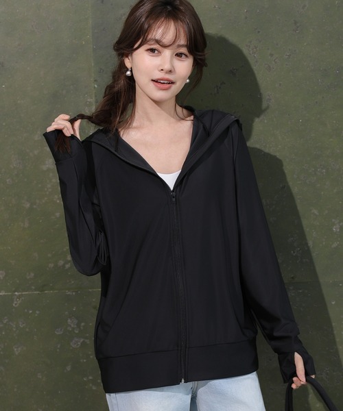 TeddyShop(テディショップ)の「【UVカット率99.9%以上/UPF50+/フード&フェイスガード搭載】長袖サムホール付きジップアップラッシュガードトップス レディース水着(ラッシュガード・レディース・ネイビー/ホワイト/ブラック・S/M/L)」の19枚目の写真