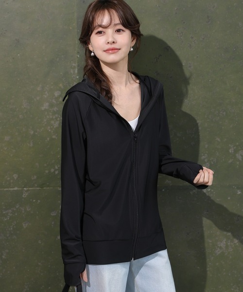 TeddyShop(テディショップ)の「【UVカット率99.9%以上/UPF50+/フード&フェイスガード搭載】長袖サムホール付きジップアップラッシュガードトップス レディース水着(ラッシュガード・レディース・ネイビー/ホワイト/ブラック・S/M/L)」の20枚目の写真